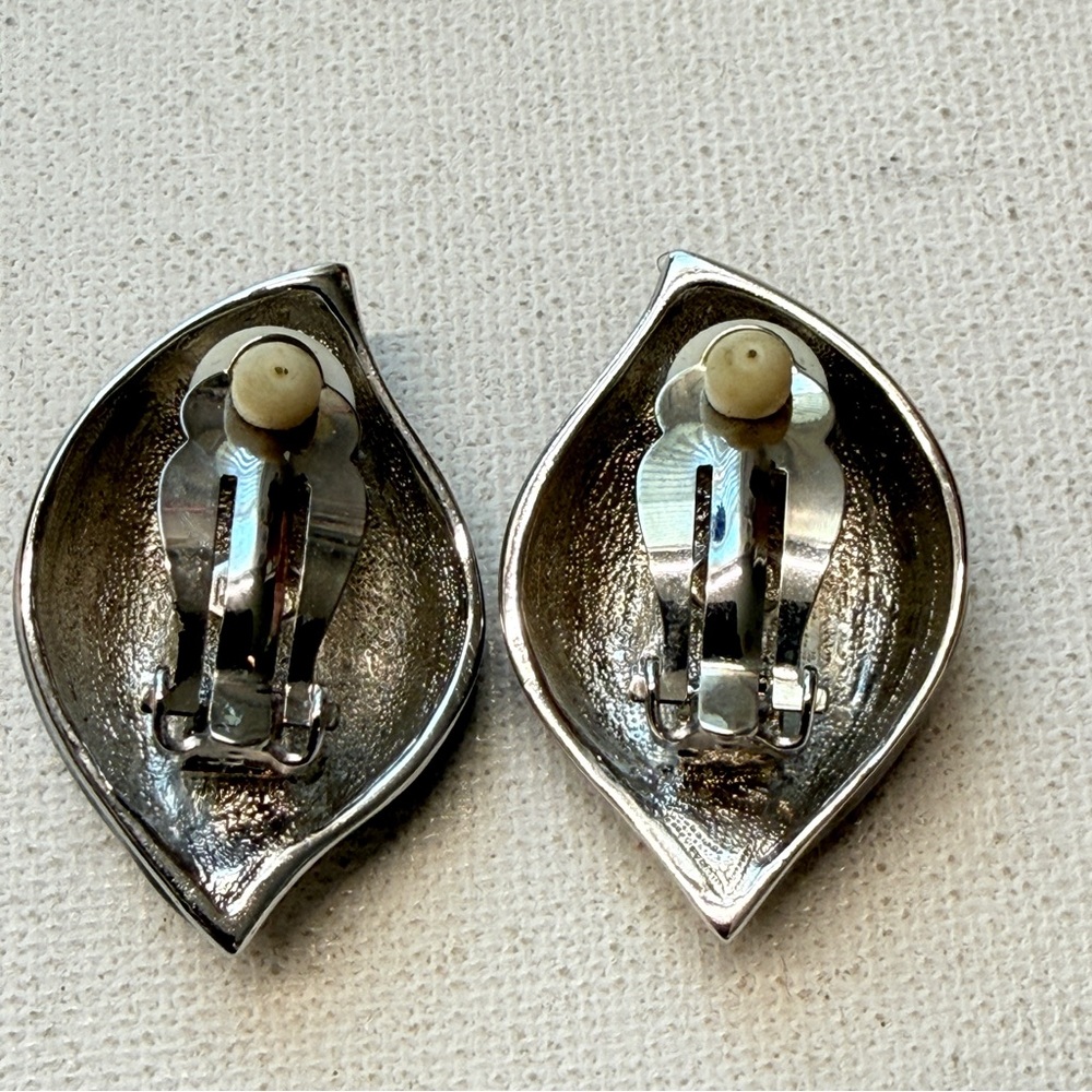 Vintage Joan Rivers Black Enamel Pave Rhinestone Clip on Earrings Silver Tone - Picture 2 of 4